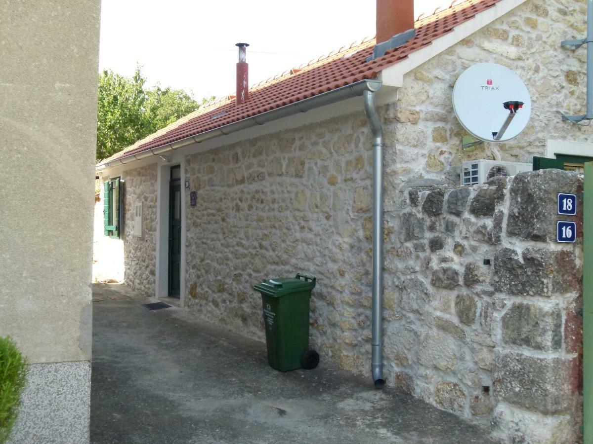Villa Dalmatian Stone House Angela Drniš Exterior foto